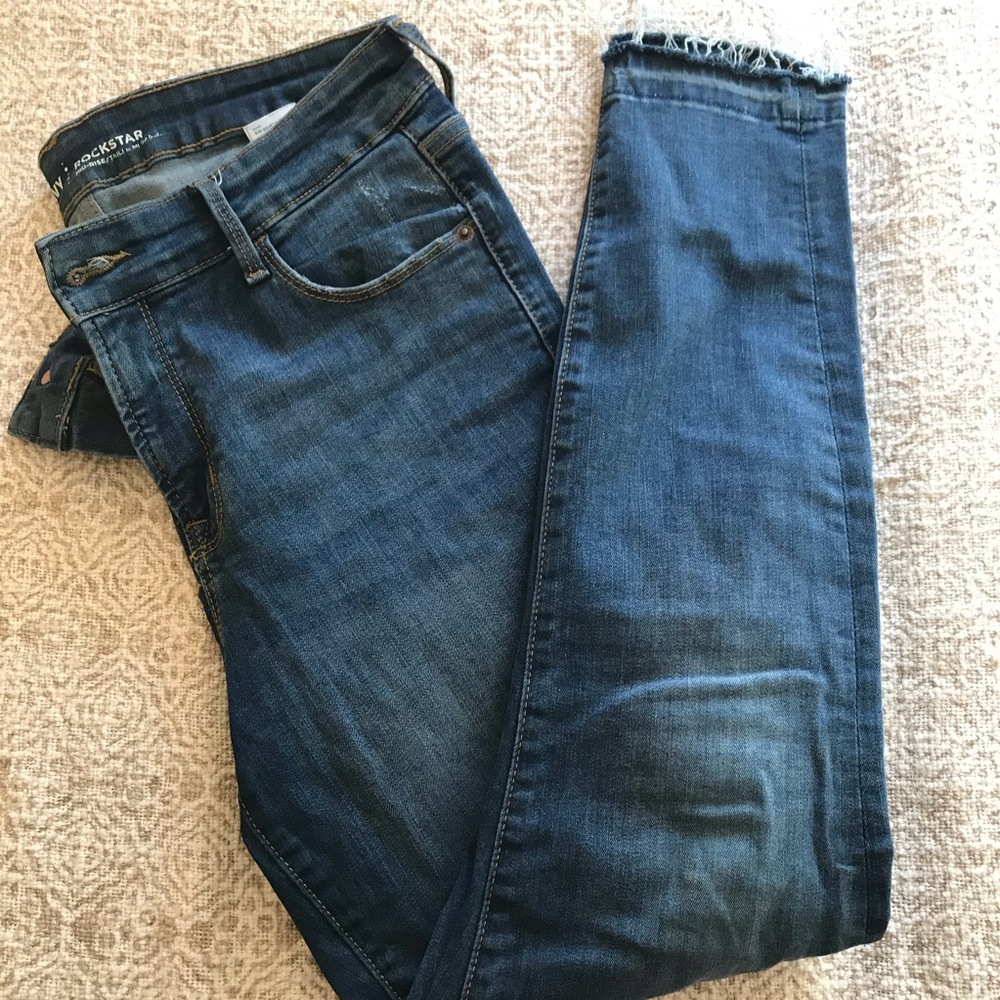 OLD NAVY rockstar distressed Jegging 10 regular